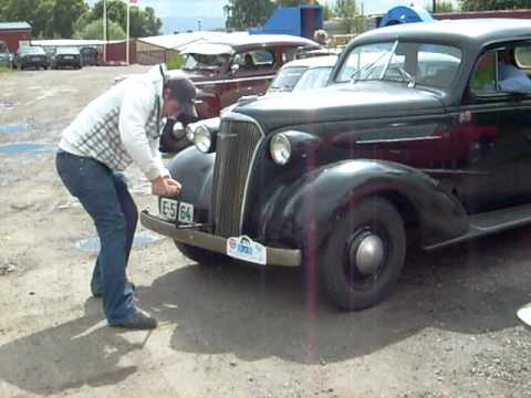 Hand crank car