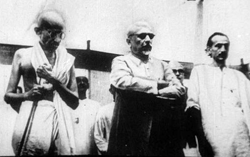 Maulana Azad, centre, with Mahatma Gandhi, left, and Acharya Kripalani, right, at a Quit India rally 1942.