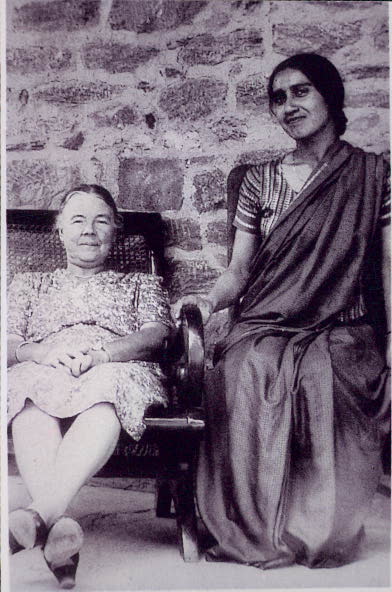 Miss Isabelle McNair, left, Principal, Kinnaird College Lahore (1940s) and Miss Mangat Rai, History Professor, on vacation in Dalhousie, at Anand Bhawan.  