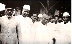 From L to R: Maulana Azad, Acharya Kriplani, Sardar Patel, Subhas Bose at Wardha Railway Station 1930s